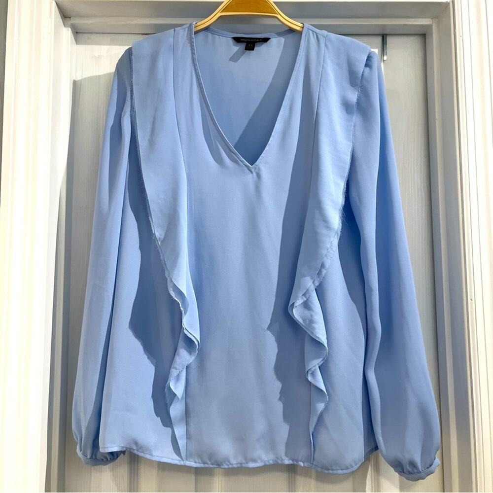 🩷 Banana Republic Women's Light Blue V-neck Crepe Flounce Blouse Sz XS